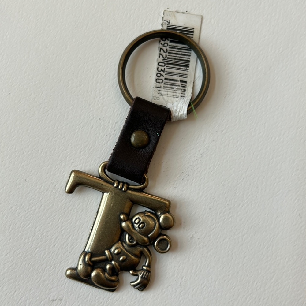 Disney vintage T key ring